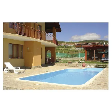 Five-bedroom Holiday In קושריצה