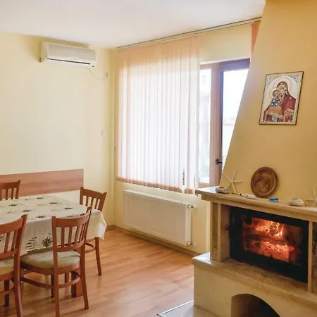 בית נופש Five-bedroom Holiday In *