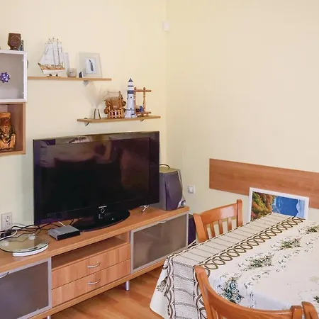 בית נופש Five-bedroom Holiday In *
