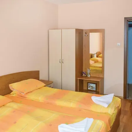 Five-bedroom Holiday In Holiday home